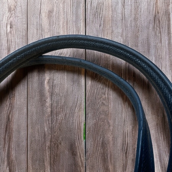 Black coach purse with hidden zip side pockets - Picture 13 of 14